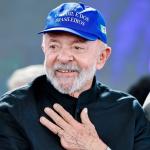Em primeiro evento após tarifaço de Trump, Lula usa boné com frase 'O Brasil é dos brasileiros'