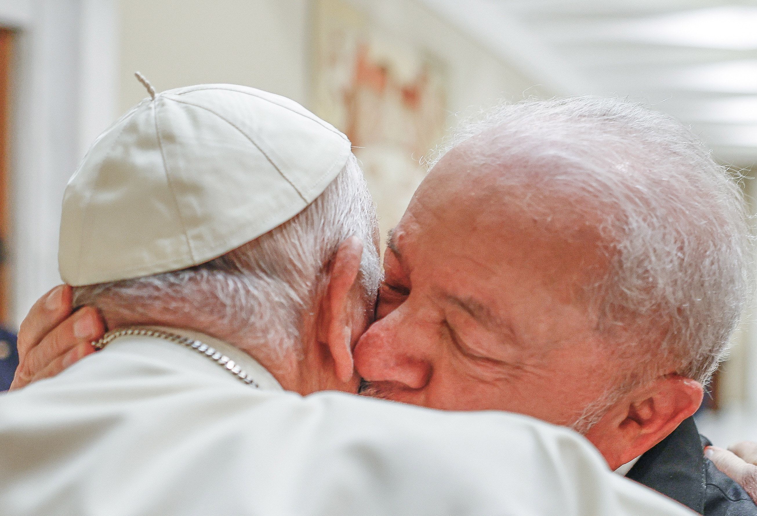 Lula lamenta a morte do papa Francisco e decreta luto de 7 dias no Brasil