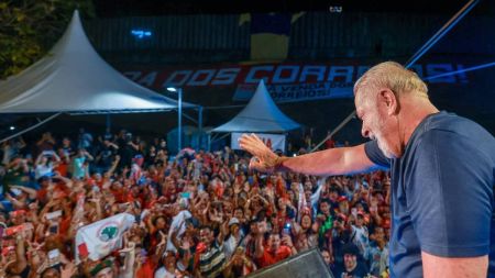 Lula participa de ato de campanha em Ipatinga (MG), em setembro de 2022