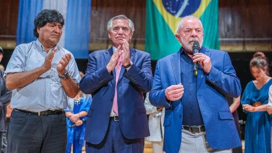 Lula participou da cúpula da Celac nesta terça-feira (24), em Buenos Aires