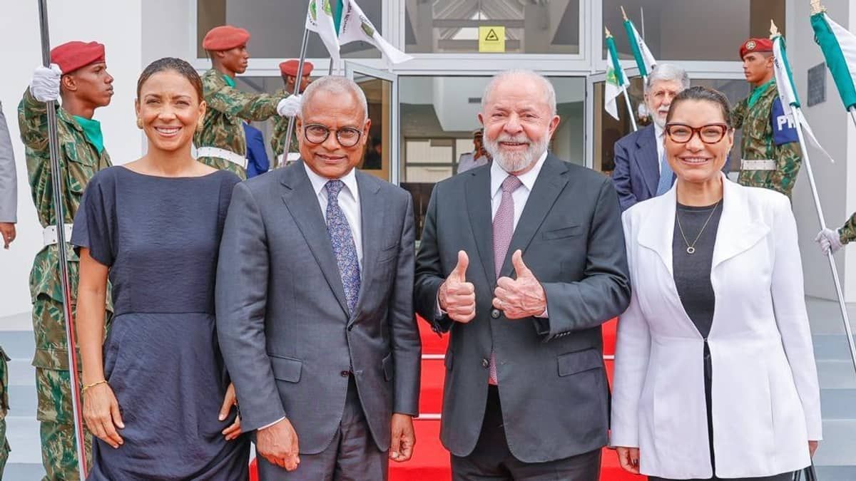 Lula critica Bolsonaro e agradece África pelo que 'foi produzido em 350 anos de escravidão' em visita a Cabo Verde