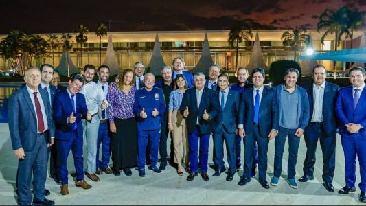 Lula recebe Lira e líderes da Câmara após reforma tributária e mudanças no Carf.