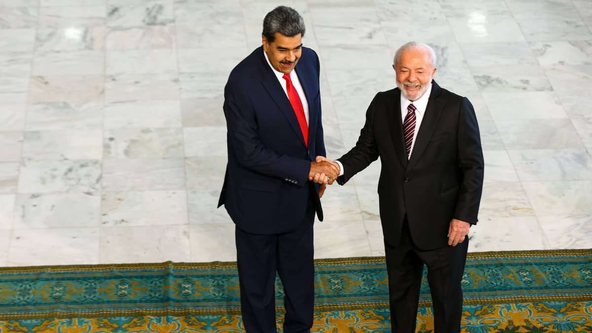 Lula diz que Maduro deve ser tratado como presidente da Venezuela e chama Guaidó de 'impostor'