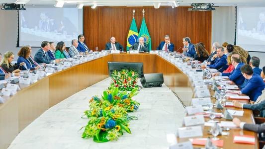 Lula reuniu ministros em reunião de mais de 9 horas de duração no Palácio do Planalto