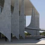 Lula sanciona Lei Geral do Esporte, que prevê punição a torcedores por discriminação