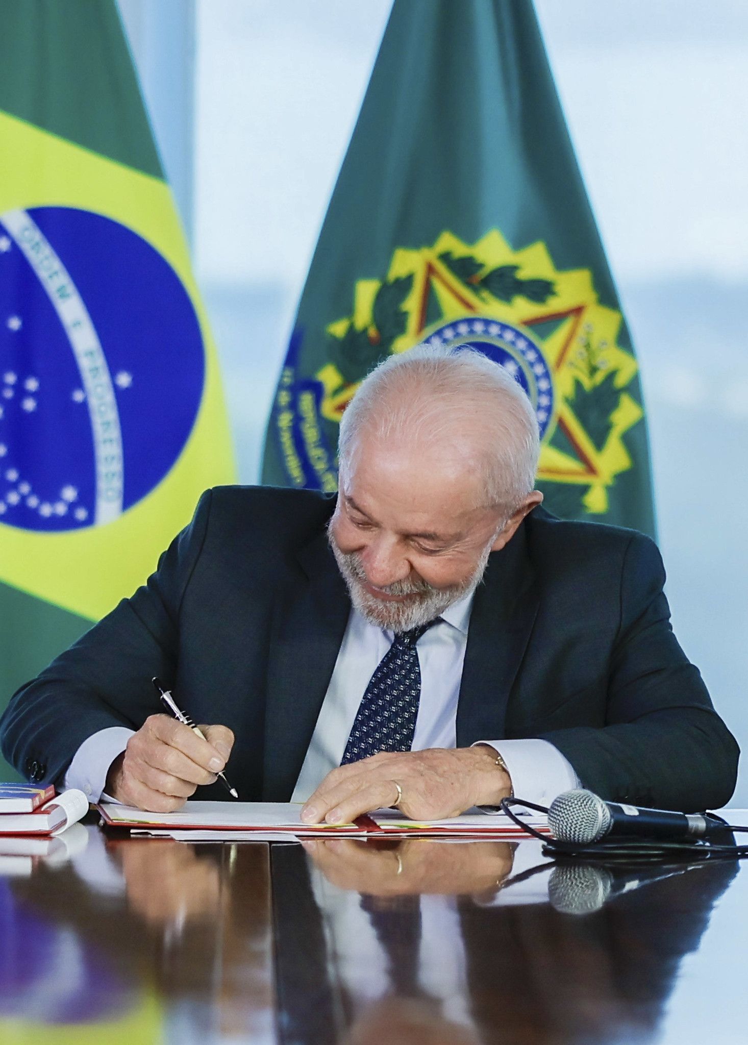 Lula sanciona lei que eleva cotas em concursos públicos para 30%