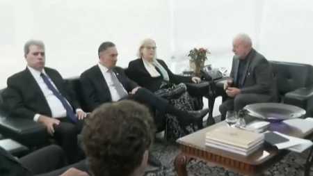 Lula se reúne na manhã desta segunda (9) com ministros do STF para discutir invasões em Brasília