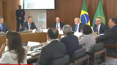 Lula se reuniu com os governadores nesta sexta-feira (27) no Palácio do Planalto