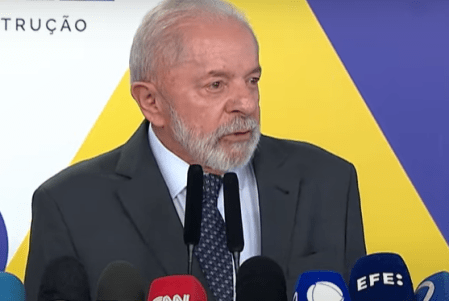 Lula em coletiva com jornalistas nesta terça (3)