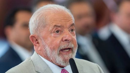 Lula teceu críticas a Bolsonaro durante cerimônia no Planalto