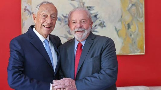 Lula tem boa relação com Marcelo Rebelo de Sousa (esq.), presidente português