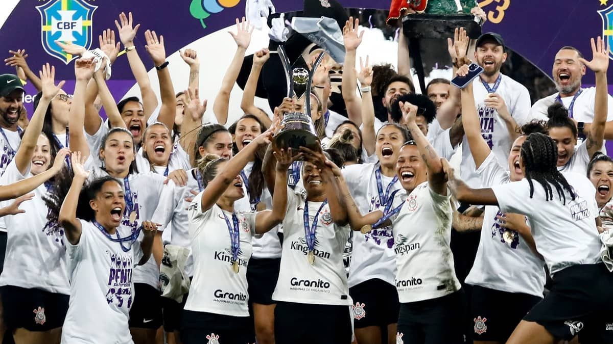 Presidente Lula parabeniza Corinthians por título do Brasileirão Feminino