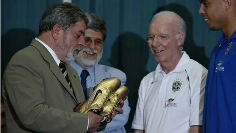 Presidente Lula presta homenagem a Zagallo: ‘Símbolo de amor pela Seleção Brasileira’