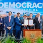Lula assina decreto que cria o Prêmio Eunice Paiva de Defesa da Democracia