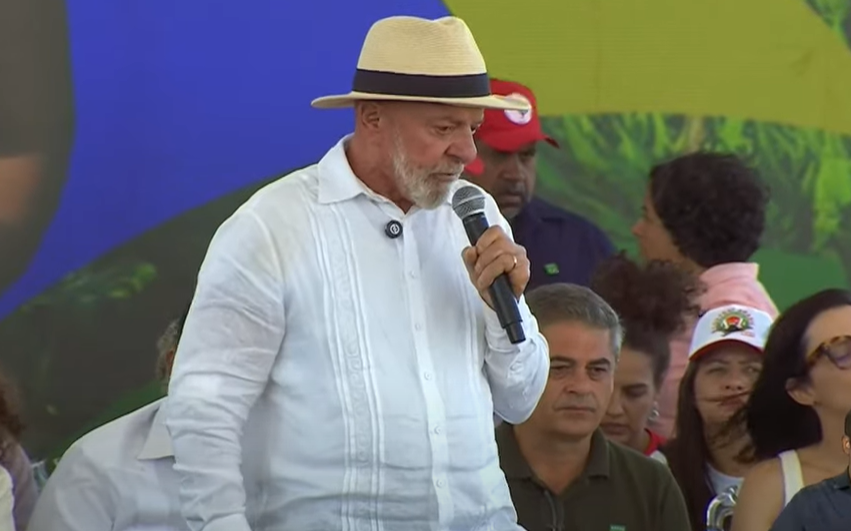 Lula diz que Bolsonaro deveria 'ter coragem' e esperar julgamento antes de pedir anistia