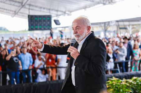 Lula diz que Pé de Meia será ampliado para estudantes de fora do Bolsa Família | CNN Brasil