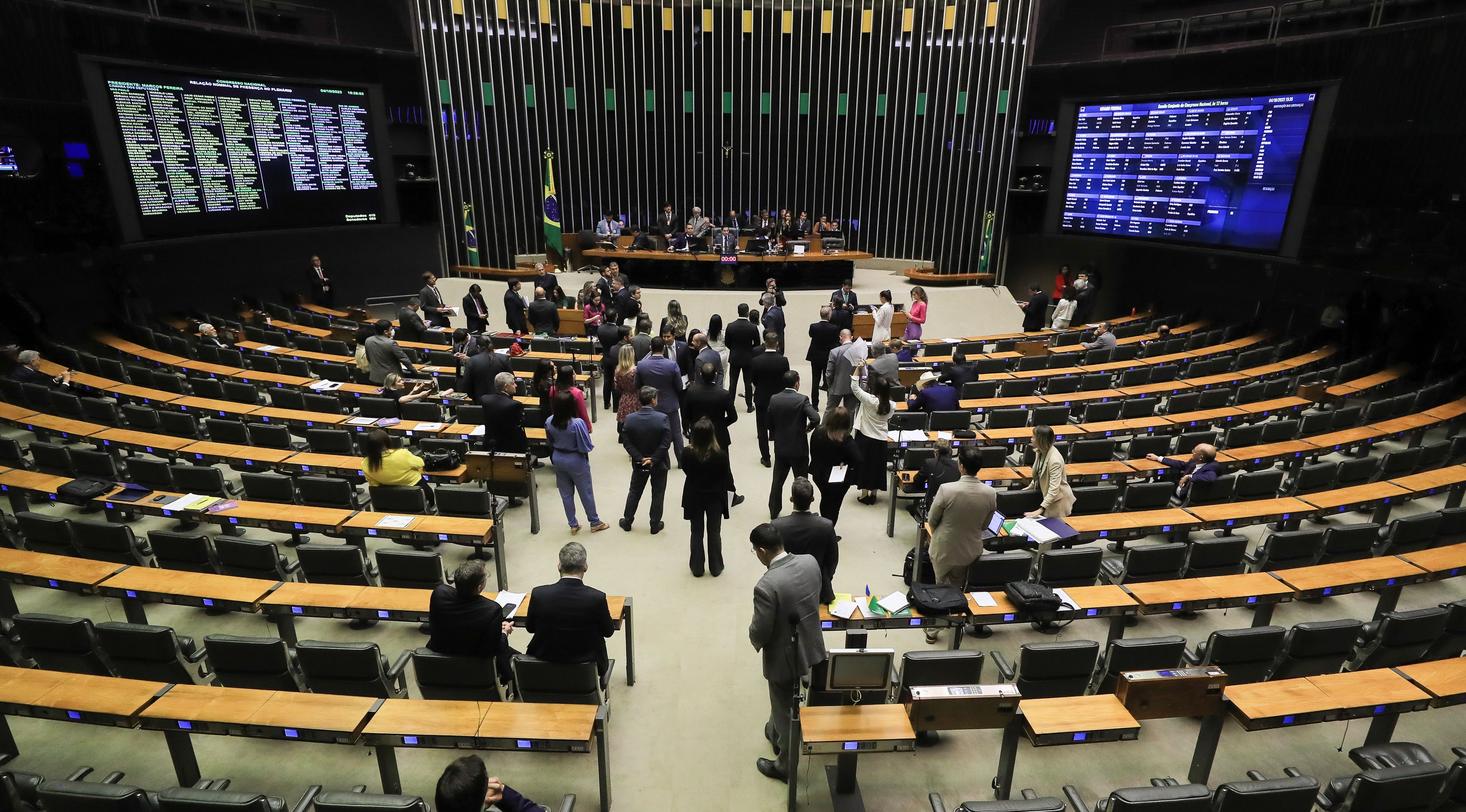Reforma eleitoral: fim da reeleição já foi proposto 57 vezes no Congresso Nacional