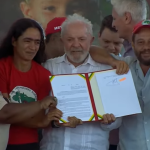 'A terra tem que estar na mão do povo', diz Lula em entrega de lotes da reforma agrária em MG
