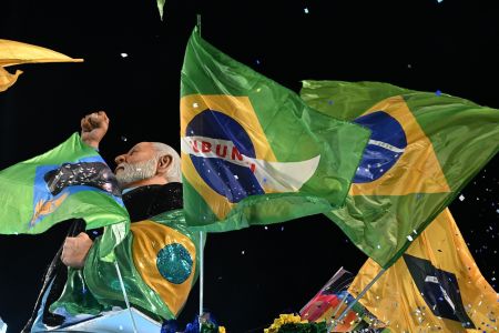 O texto aponta que o ex-gerente de comunicação da Petrobras Geovane de Morais teria adotado um esquema de desvios de recursos da estatal com anuência do ex-presidente