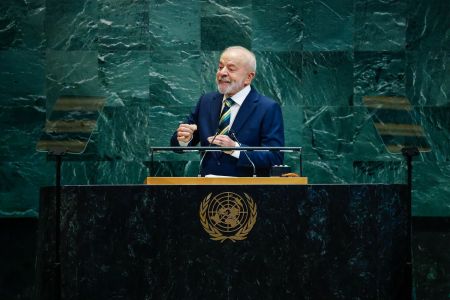 O texto aponta que o ex-gerente de comunicação da Petrobras Geovane de Morais teria adotado um esquema de desvios de recursos da estatal com anuência do ex-presidente