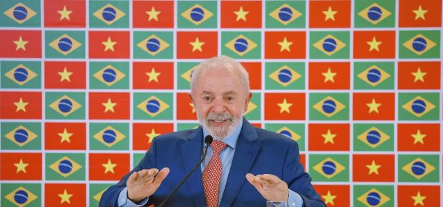 O texto aponta que o ex-gerente de comunicação da Petrobras Geovane de Morais teria adotado um esquema de desvios de recursos da estatal com anuência do ex-presidente