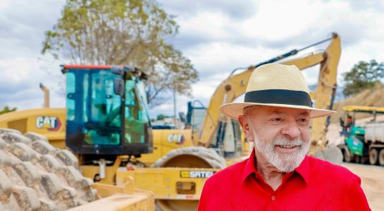 O texto aponta que o ex-gerente de comunicação da Petrobras Geovane de Morais teria adotado um esquema de desvios de recursos da estatal com anuência do ex-presidente