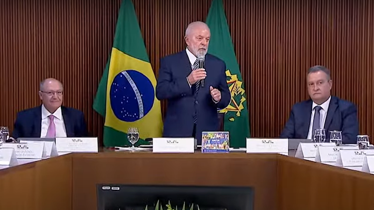 Lula convoca ministros para ato em memória ao 8 de janeiro