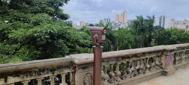 Luneta de uso gratuito na rua Sapucaí