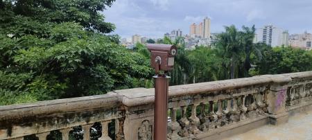 Luneta de uso gratuito na rua Sapucaí