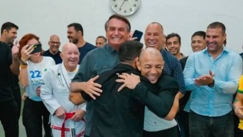 Lutador José Aldo recebeu ex-presidente Bolsonaro em sua casa nos Estados Unidos