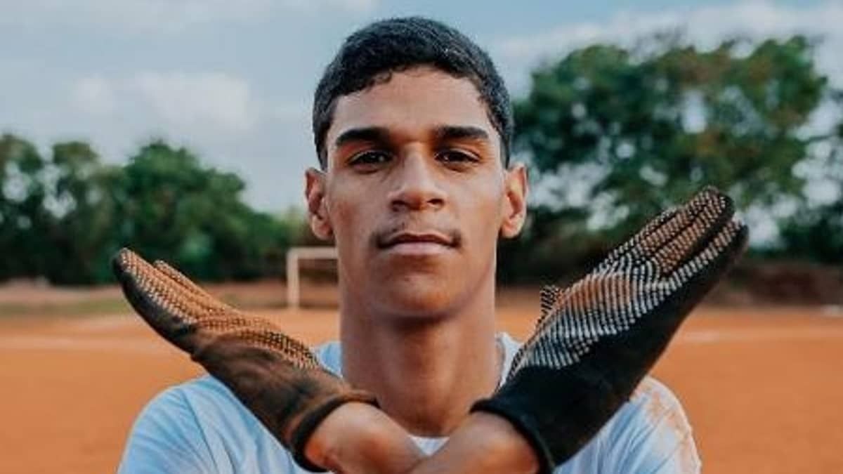 Luva de Pedreiro é intimado pela Justiça por dívida milionária com Allan Jesus