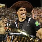 Torcedor do Ceará promete tatuar foto e nome de ex-jogador do Cruzeiro