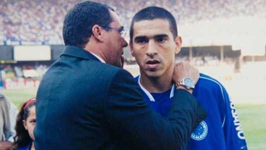 Luxemburgo com o atacante colombiano Víctor Hugo Aristizábal, em 2003