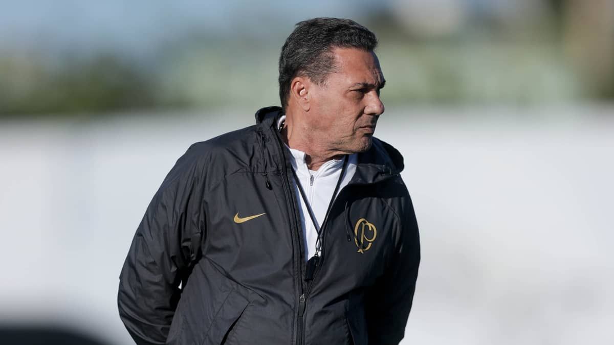 Corinthians faz trabalho tático antes de jogo-treino no CT