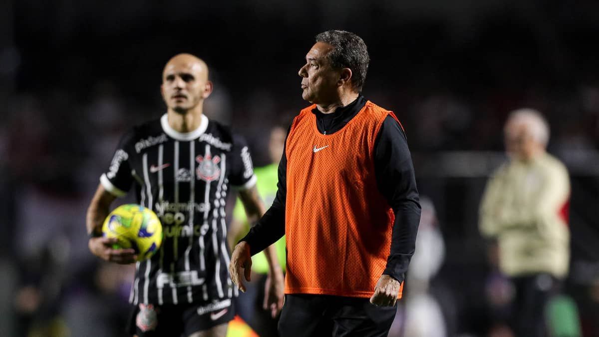 Luxemburgo explica Wesley no banco do Corinthians