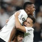 Luxa revela conversa com Danilo e avalia jovens do Corinthians