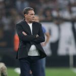 Luxemburgo repercute vaias da torcida do Corinthians