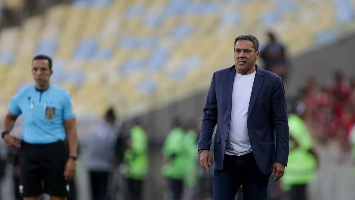 Corinthians pode repetir escalação pela primeira vez com Luxemburgo