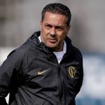 Luxemburgo contesta ida do Corinthians ao Peru