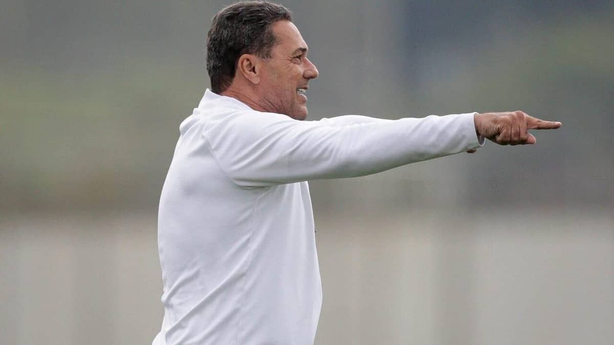Luxemburgo avalia duelo entre Corinthians e Atlético: 'Ainda não acabou'