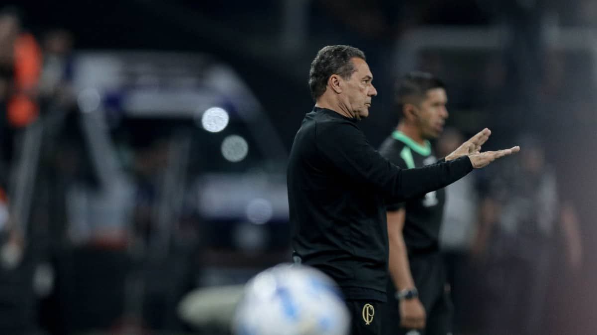 Luxemburgo valoriza trabalho no Corinthians e se vê com “elenco na mão”