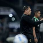 Luxemburgo valoriza trabalho no Corinthians e se vê com “elenco na mão”