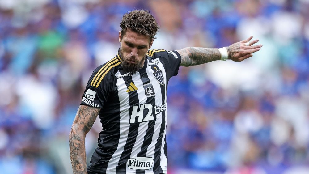 Ex-árbitro opina se Lyanco, do Atlético, deveria ter sido expulso contra o Cruzeiro