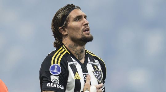 Lyanco em ação pelo Atlético na Copa Sul-Americana 2025