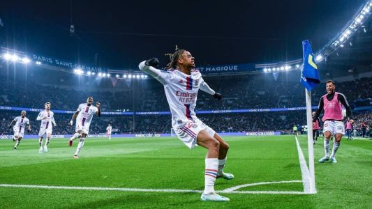 Lyon bateu PSG no Estádio Parque dos Príncipes, em Paris, pelo campeonato francês