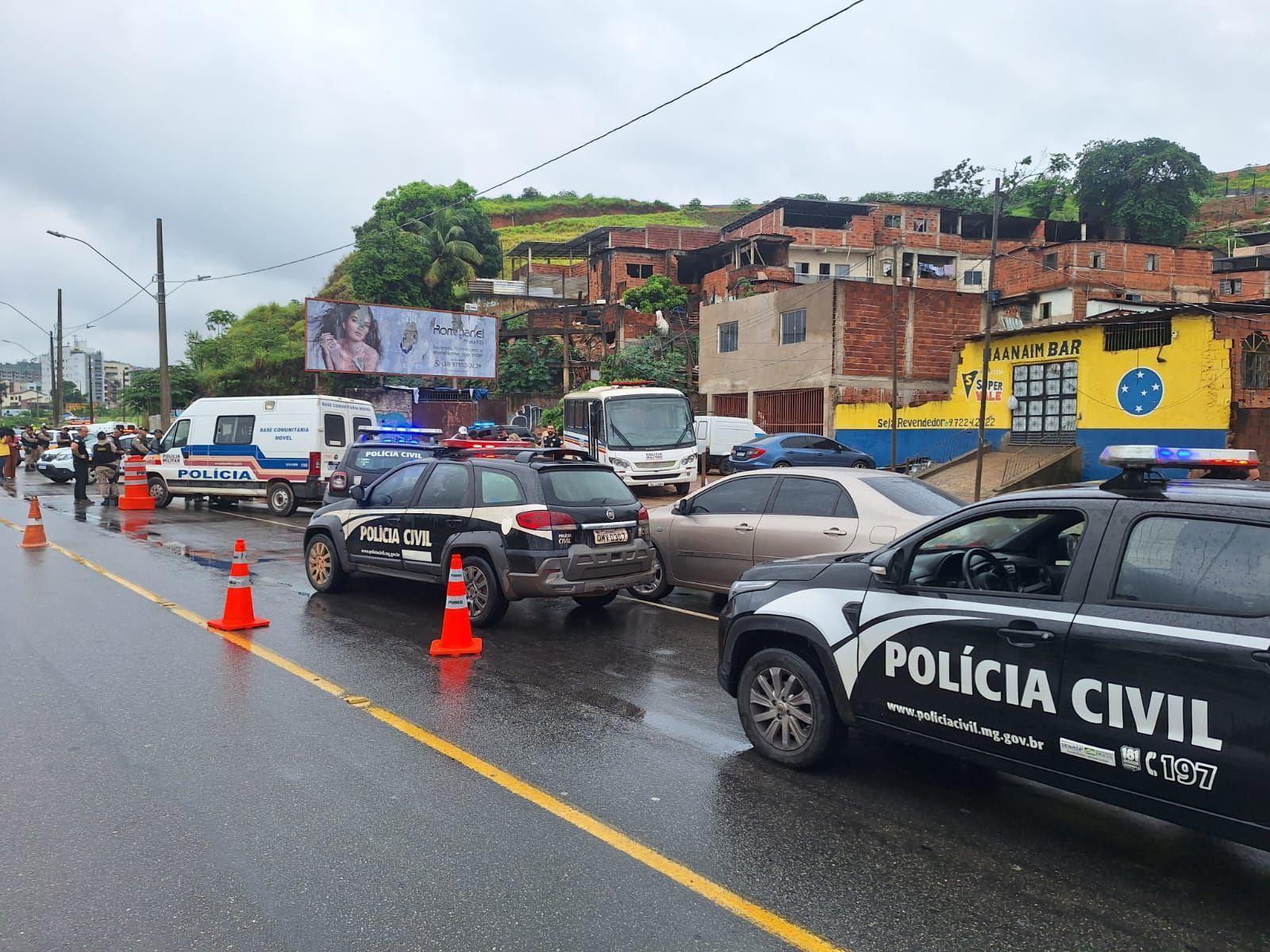 Operação conjunta das polícias reforça segurança no aglomerado da rua Amazonita e a avenida Maanaim, em Ipatinga