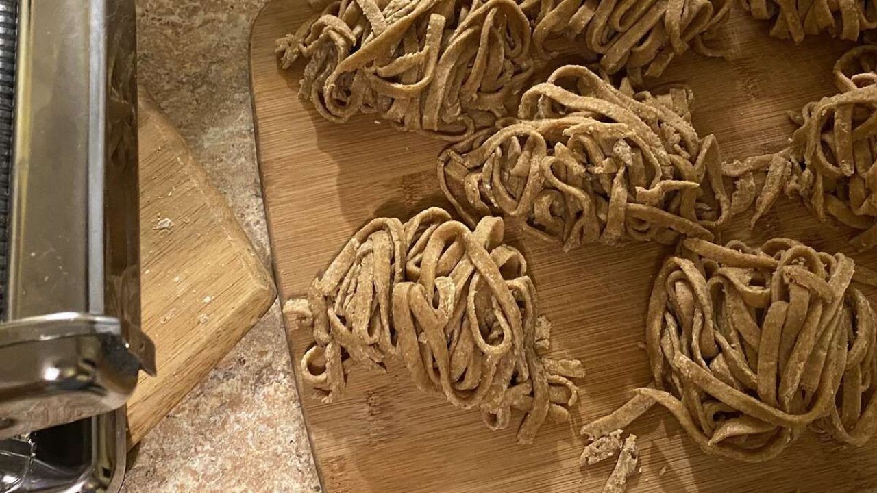Macarrão vegano integral: opção nutritiva para quem busca leveza e sabor