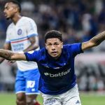 Cruzeiro goleia Bahia, afasta-se do Z4 e é exaltado pela torcida no Mineirão