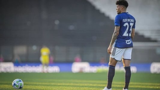 Machado fez o segundo gol de falta, em lance muito parecido com o primeiro, marcado em 2020