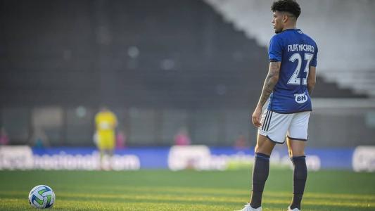 Machado fez o segundo gol de falta, em lance muito parecido com o primeiro, marcado em 2020